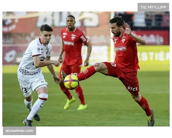 海伦芬主场韧性不足暴露防线漏洞 阿尔克马尔传控体系客场逞威